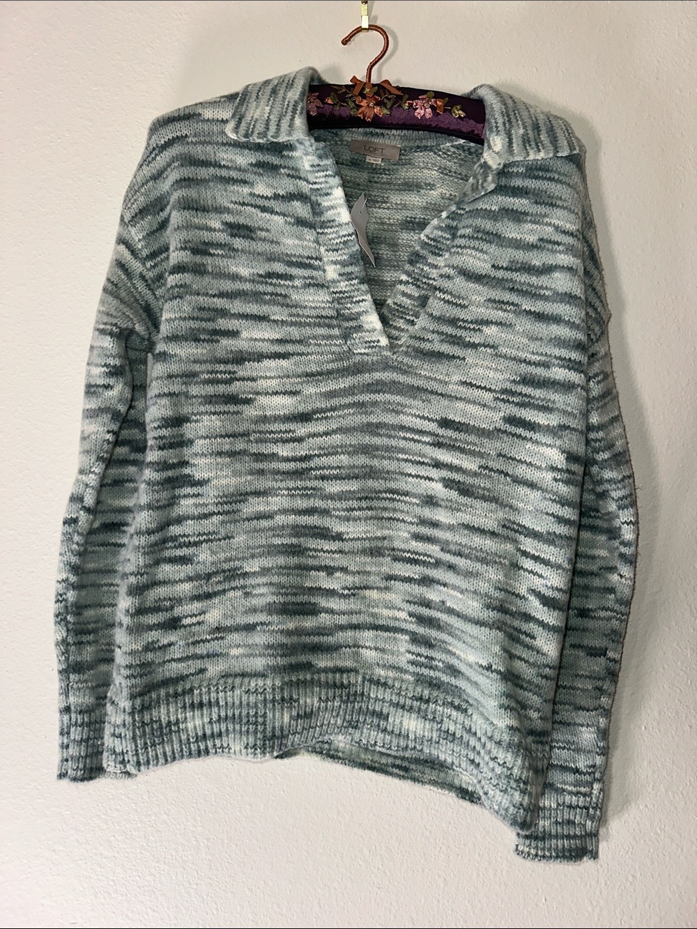 LOFT Women's V-Neck Sweater in Mint Green and Cream Marled